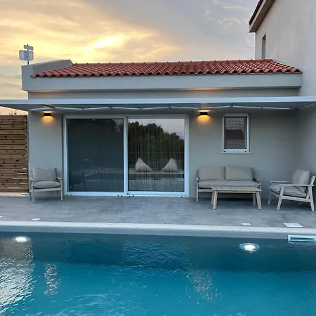 Zefy's Scenic Oasis Villa Pesádha