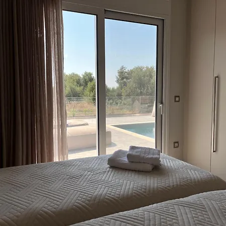 Villa Zefy's Scenic Oasis Pesádha