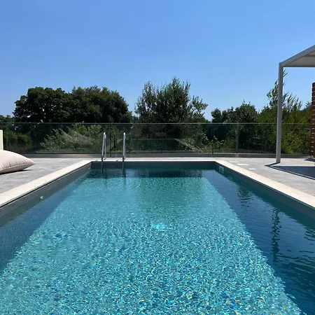 Zefy's Scenic Oasis Vila *